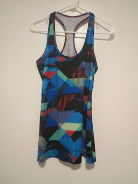 Xersion Semi Fit Women's Size M Colorful Stretchy Lightweight Tank Top